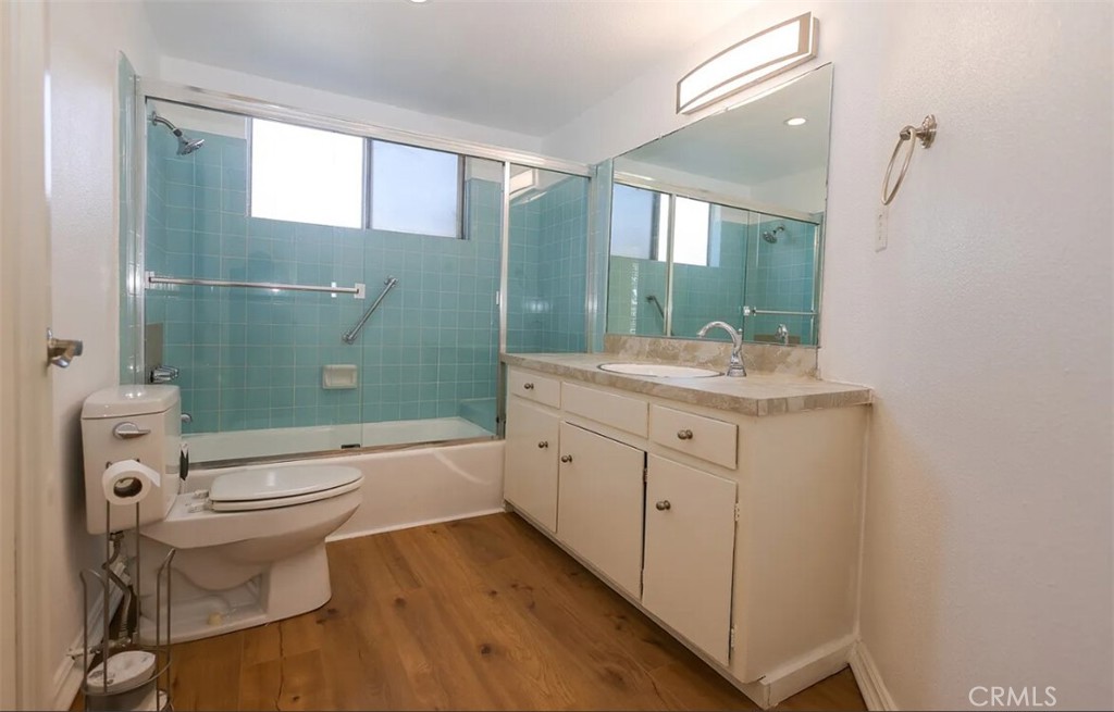 Residential Lease for rent at 100 Cliff Drive 6, Laguna Beach CA featuring 2 beds and 2 baths