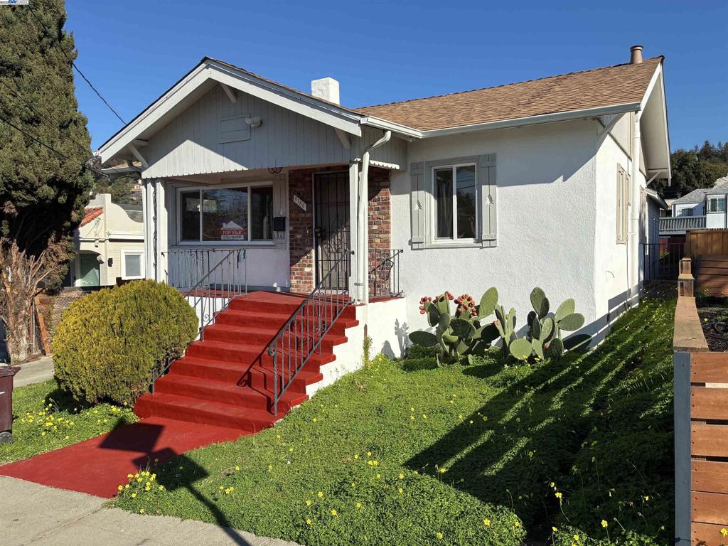 Residential for sale at 9380 Thermal St., Oakland CA featuring 3 beds and 2 baths