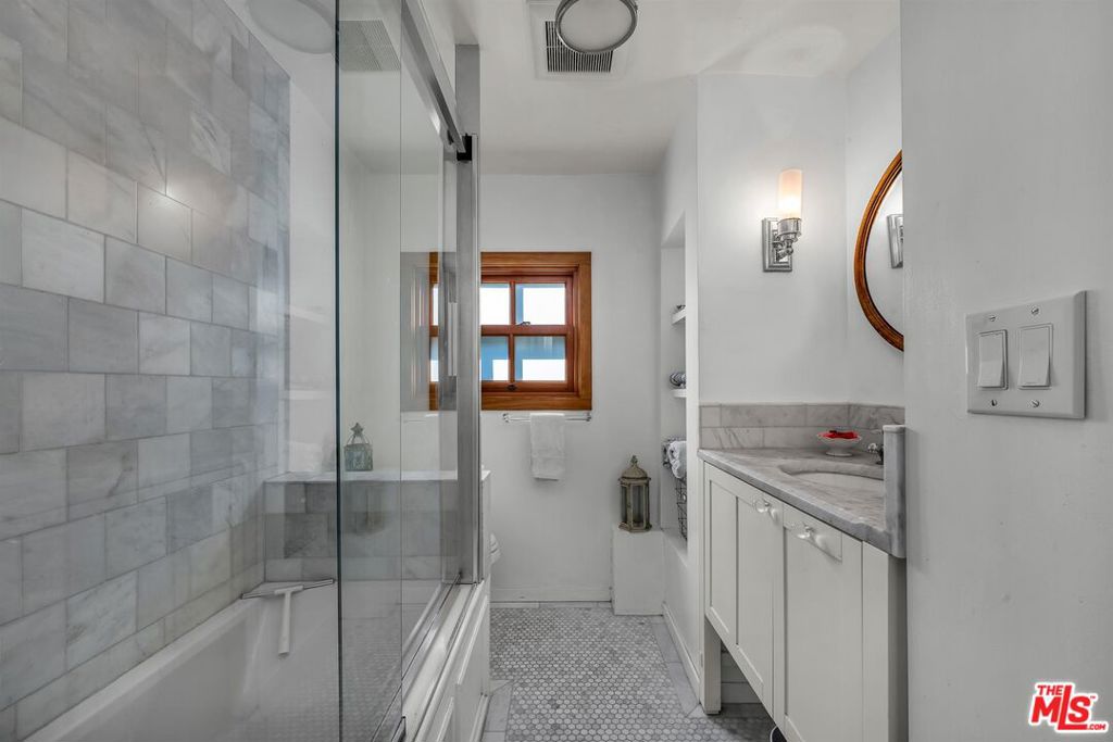 Residential for sale at 2452 HORSE SHOE canyon CANYON Road, Los Angeles CA featuring 5 beds and 5 baths