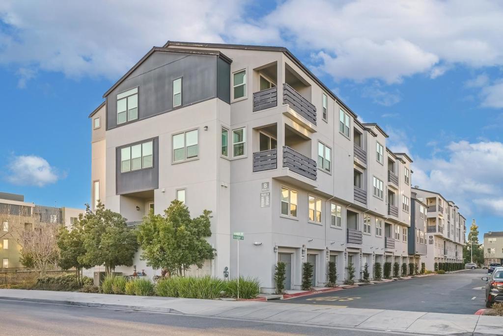 Residential for sale at 621 Blackbury Lane, San Jose CA featuring 3 beds and 3 baths