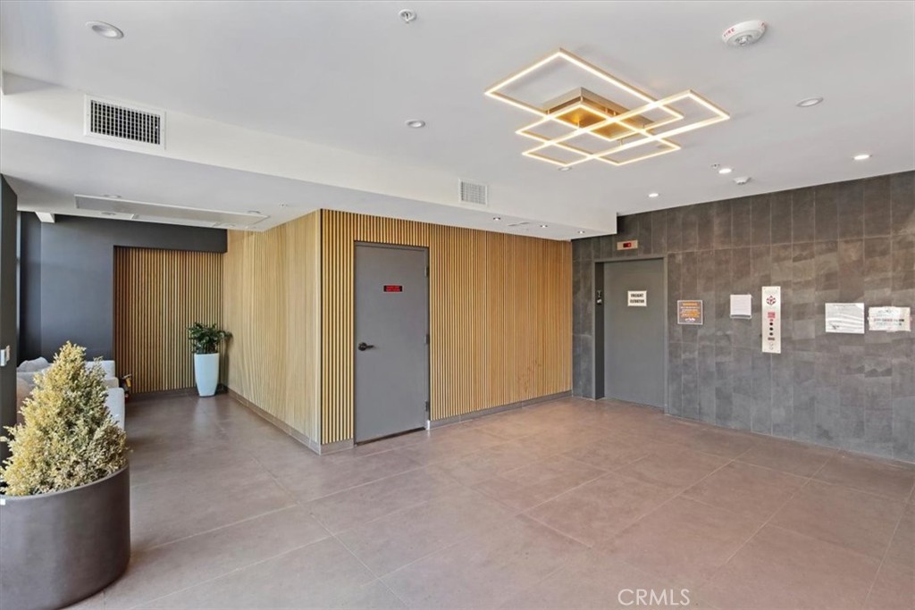 Residential for sale at 321 S Oxford Avenue 606, Los Angeles CA featuring 2 beds and 2 baths