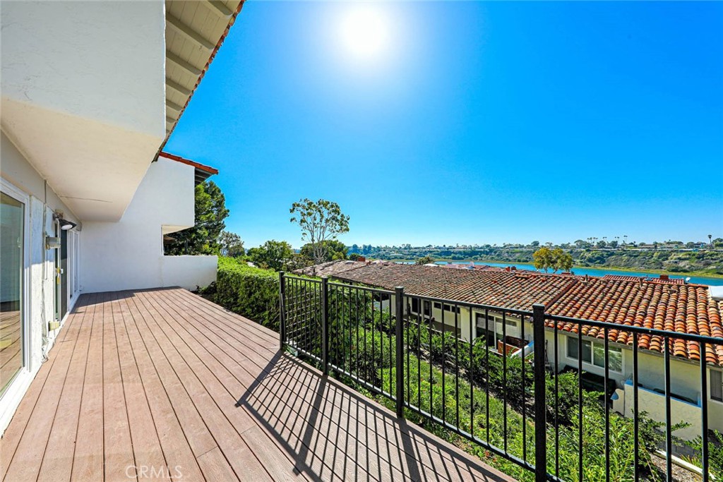 Residential Lease for rent at 306 Avenida Cumbre, Newport Beach CA featuring 3 beds and 3 baths