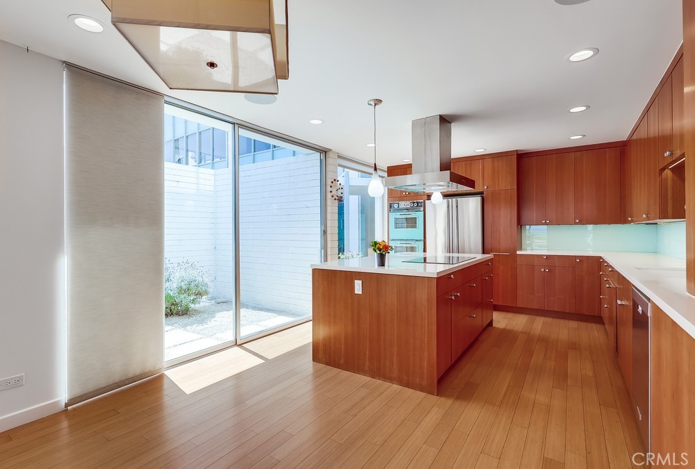 Active for sale at Long Beach, CA, Long Beach, CA CA and 2 baths