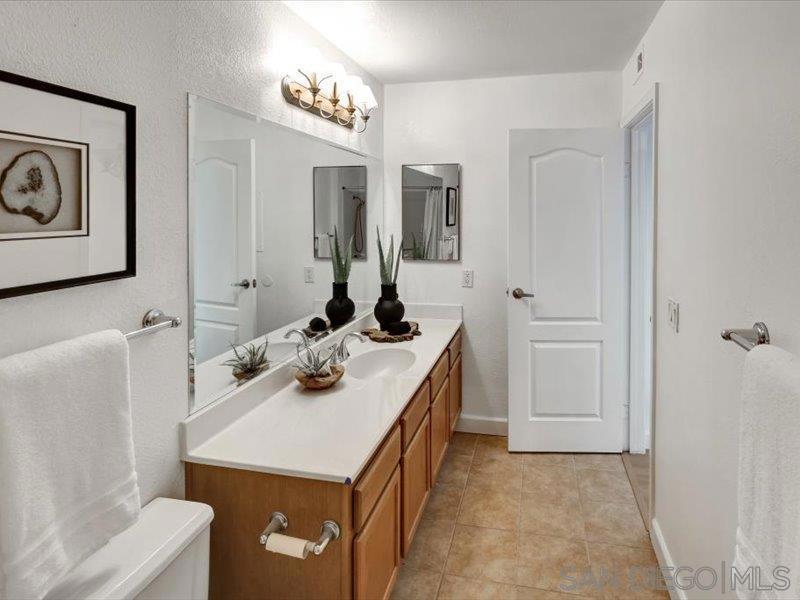 Residential for sale at 12019 Alta Carmel Ct 282, San Diego CA featuring 1 bed and 1 bath