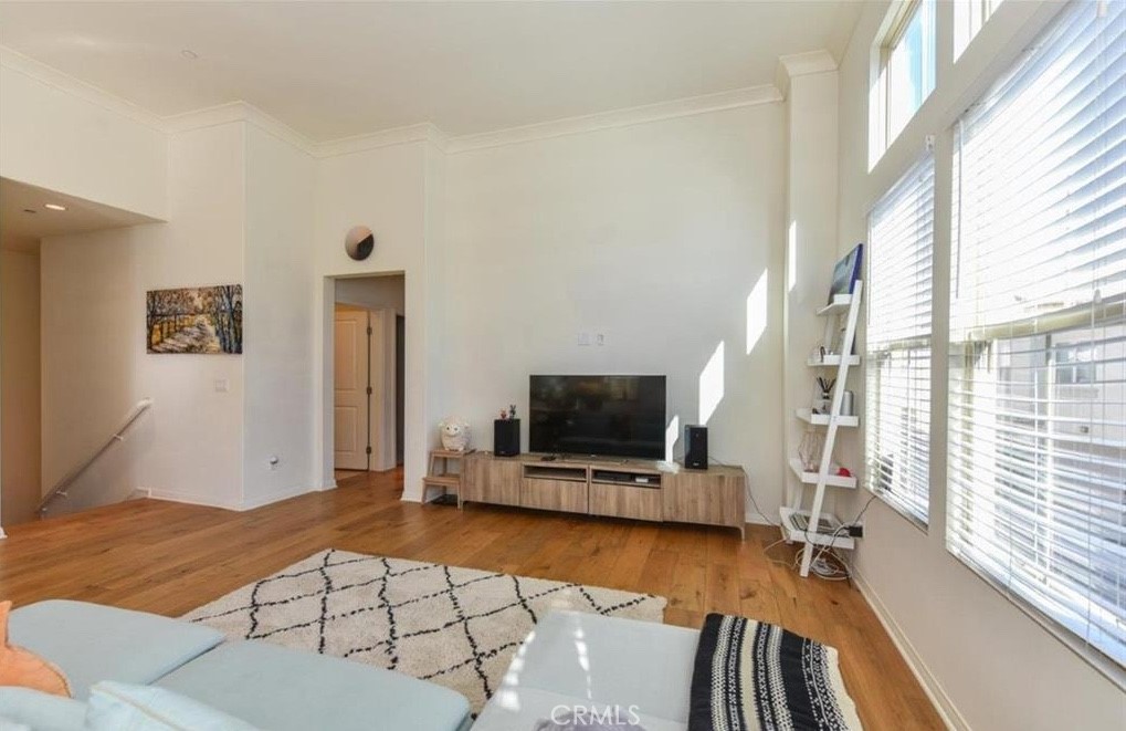 Residential Lease for rent at 202 Kempton, Irvine CA featuring 3 beds and 2 baths