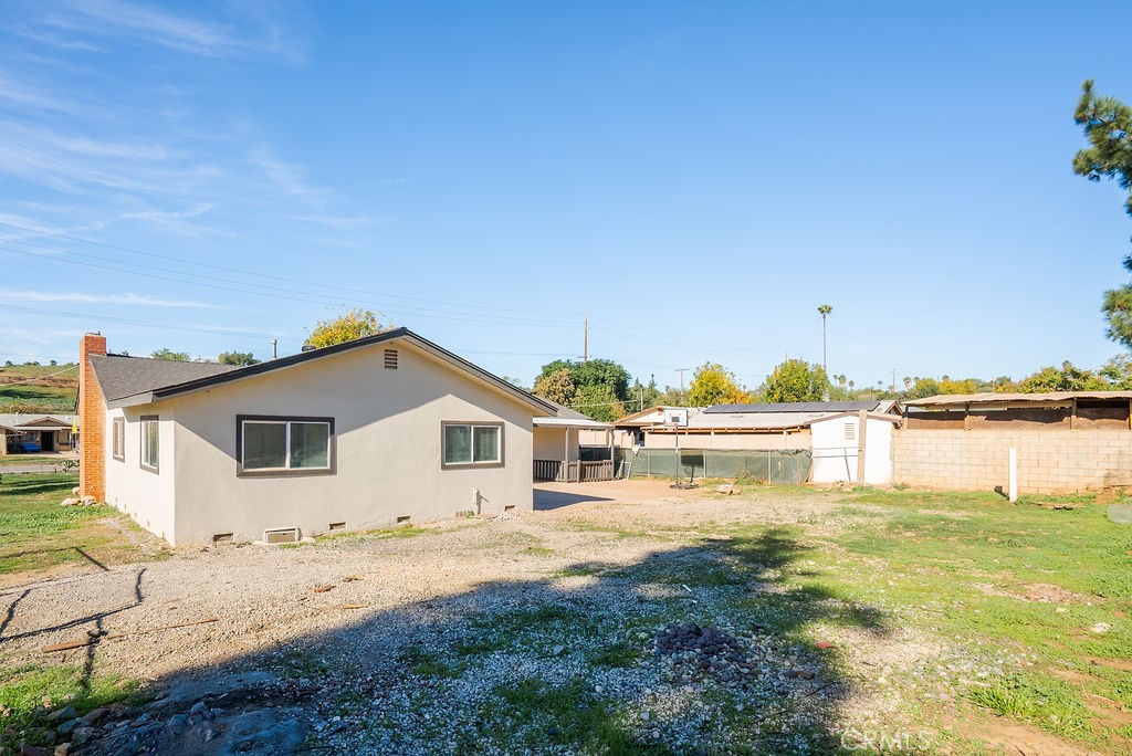 Residential Lease for rent at 1548 S Citrus Avenue, Escondido CA featuring 3 beds and 2 baths