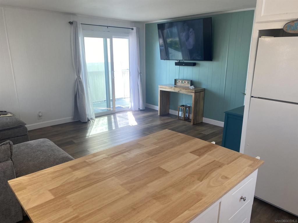 Manufactured In Park for sale at 900 N Cleveland Street 33, Oceanside CA featuring 2 beds and 1 bath