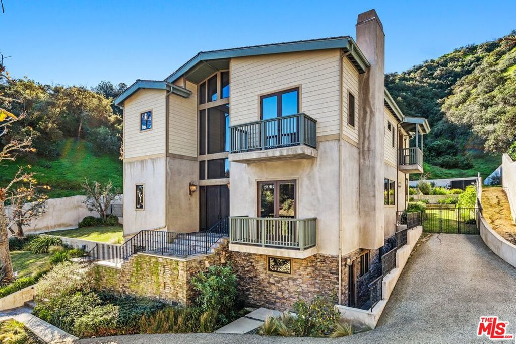 Residential for sale at 4099 Mandeville Canyon Rd, Los Angeles CA featuring 6 beds and 9 baths