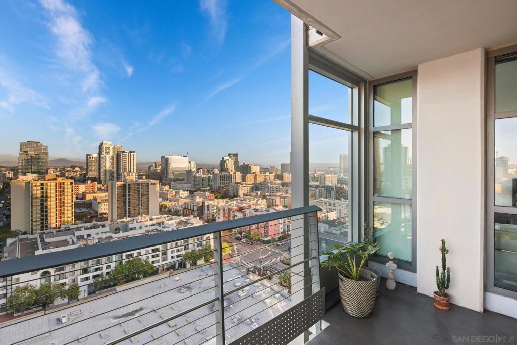 Residential Lease for rent at 645 Front St 1703, San Diego CA featuring 2 beds and 3 baths