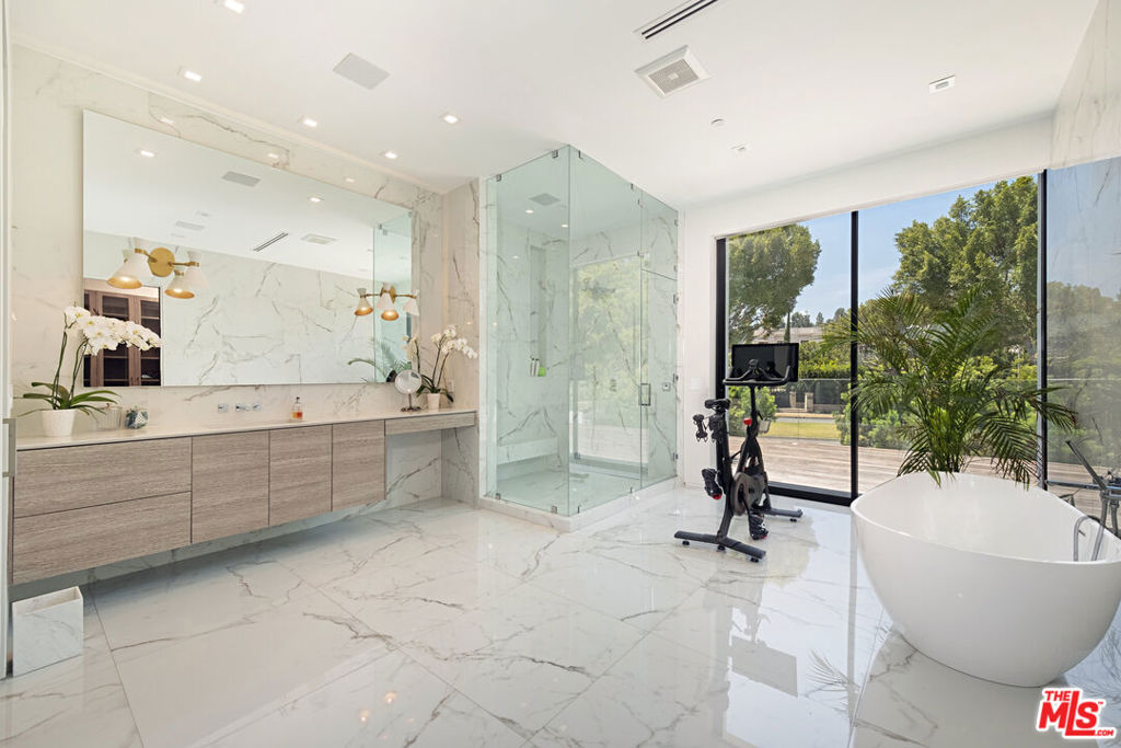 Residential Lease for rent at 9570 Sunset Boulevard, Beverly Hills CA featuring 7 beds and 9 baths