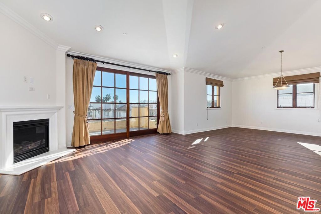 Residential for sale at 10617 Eastborne Avenue PH1, Los Angeles CA featuring 3 beds and 4 baths