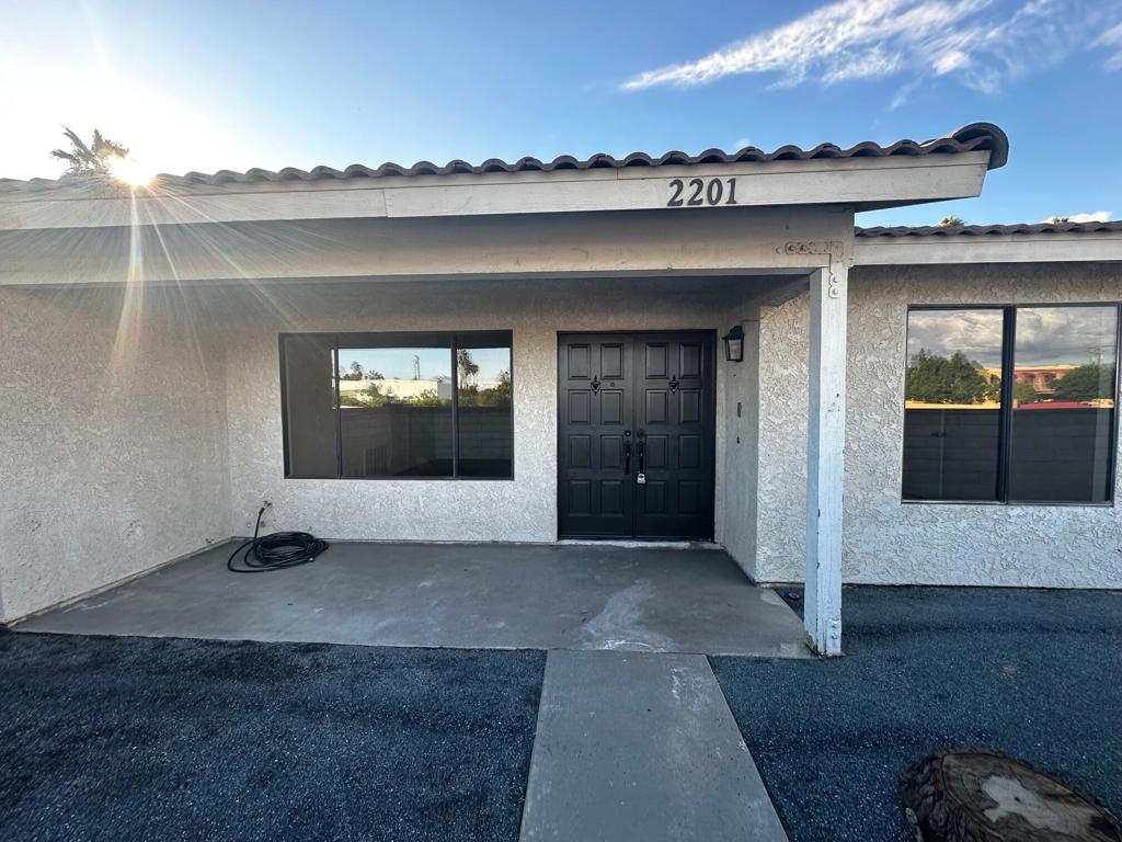 Residential Lease for rent at 2201 N Farrell Drive, Palm Springs CA featuring 3 beds and 2 baths