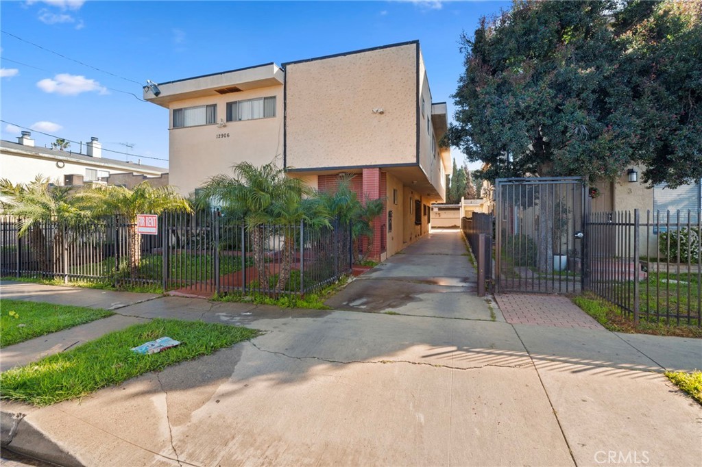 Residential Lease for rent at 12906 Doty Avenue C, Hawthorne CA featuring 2 beds and 1 bath