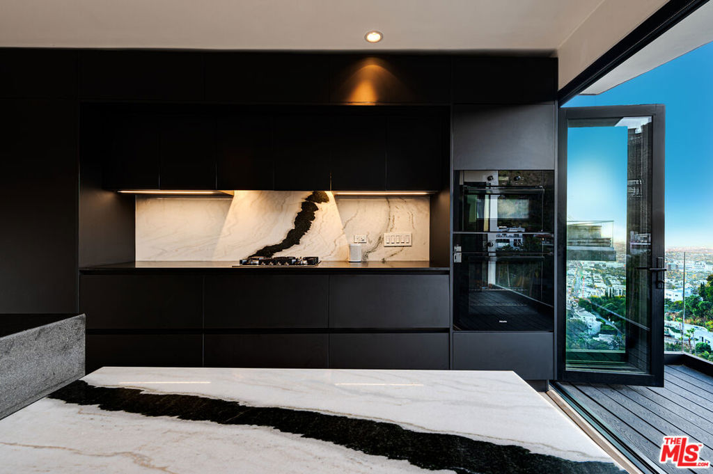 Residential Lease for rent at 8560 Franklin Avenue, Los Angeles CA featuring 3 beds and 4 baths