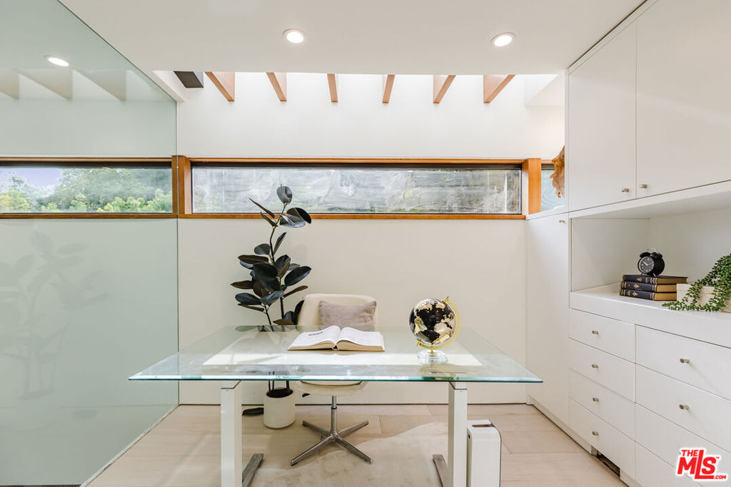 Active for sale at Los Angeles, CA, Los Angeles, CA CA and 4 baths