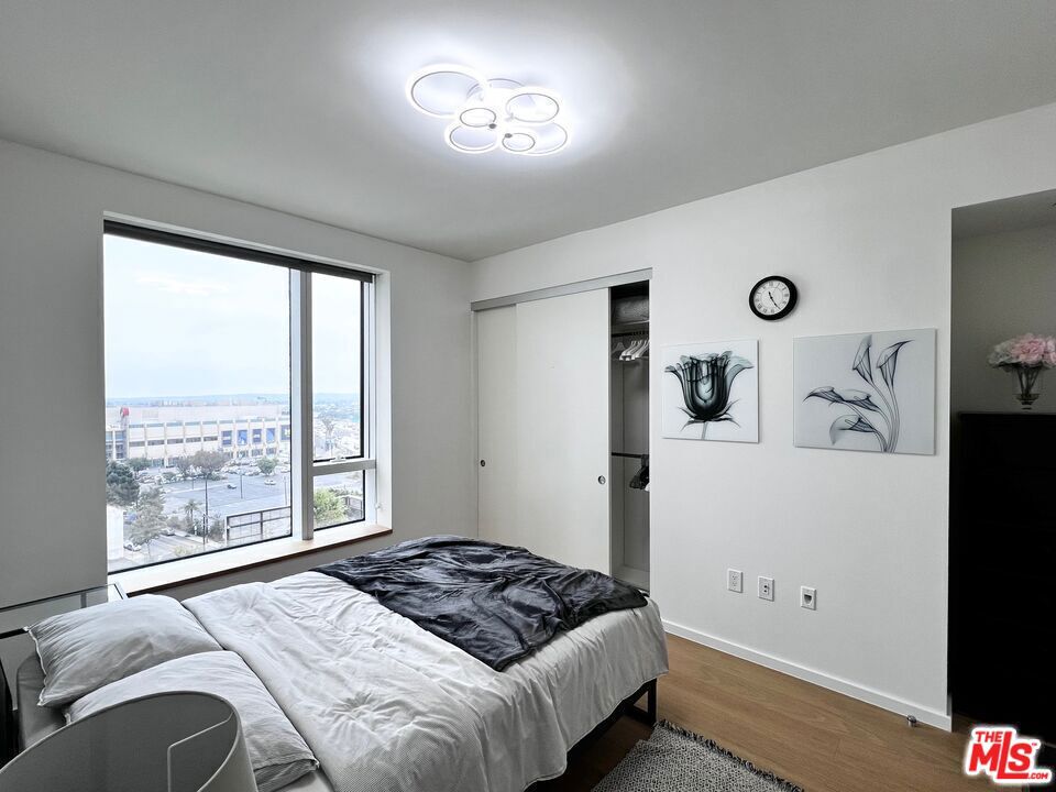 Residential for sale at 889 Francisco Street 1001, Los Angeles CA featuring 1 bed and 2 baths