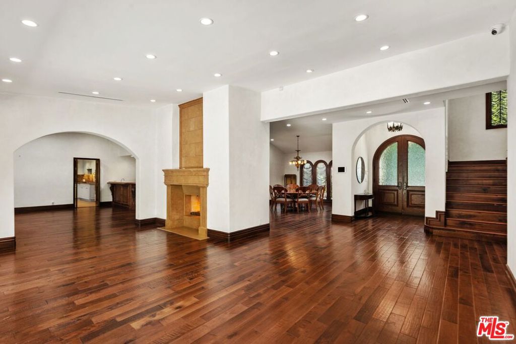 Residential Lease for rent at 2108 San Ysidro Drive, Beverly Hills CA featuring 6 beds and 6 baths