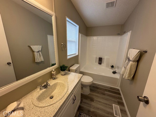 Manufactured In Park for sale at 880 N. Lake Street 83, Hemet CA featuring 3 beds and 2 baths