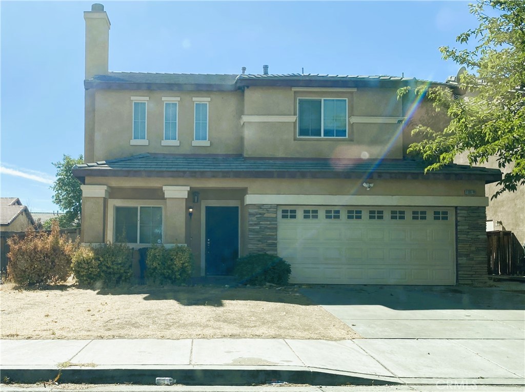 Residential Lease for rent at 13979 Gale, Victorville CA featuring 5 beds and 3 baths
