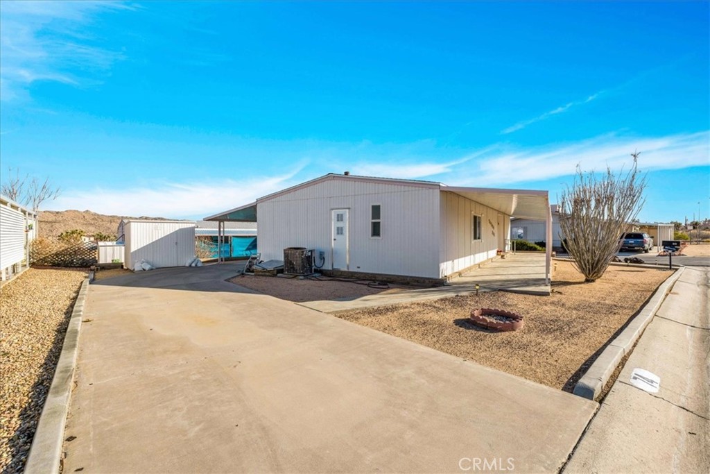 Manufactured In Park for sale at 7501 Palm Avenue 74, Yucca Valley CA featuring 2 beds and 2 baths