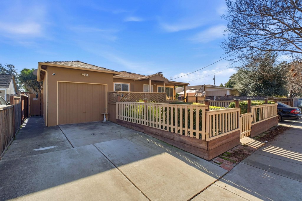 Residential for sale at 127 127 Hampton Rd, Hayward CA featuring 3 beds and 2 baths