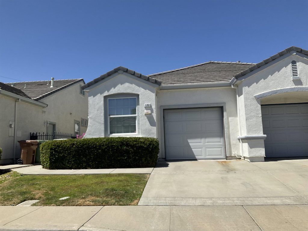 Residential Lease for rent at 1791 Kent Drive, Brentwood CA featuring 2 beds and 2 baths