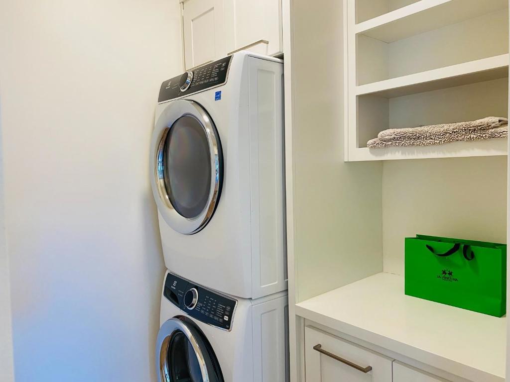 Residential for sale at 1326 HOOVER Street 6, Menlo Park CA featuring 2 beds and 2 baths