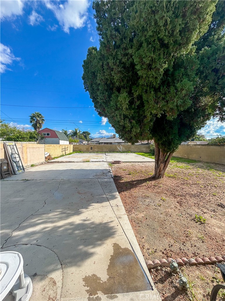Residential for sale at 2719 N Lugo, San Bernardino CA featuring 2 beds and 1 bath