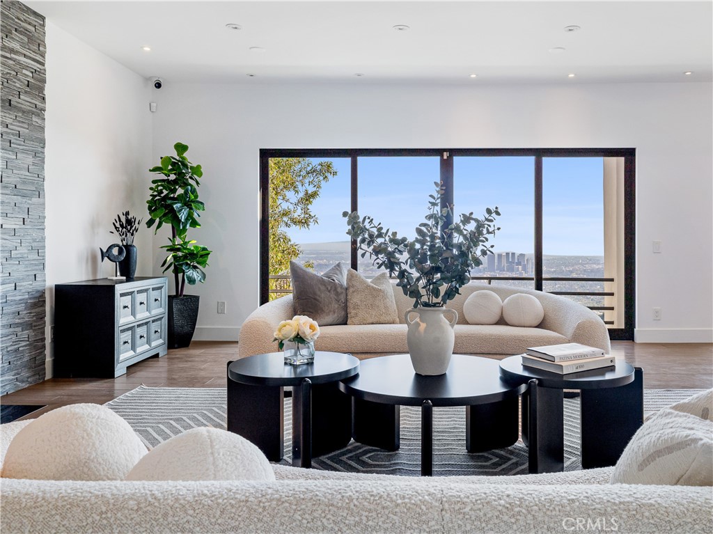 Residential Lease for rent at 2287 Sunset Plaza Drive, Hollywood Hills CA featuring 5 beds and 6 baths