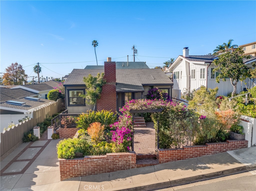 Residential for sale at 252 Chiquita, Laguna Beach CA featuring 5 beds and 3 baths