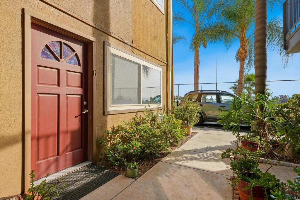 Residential Lease for rent at 5505 Adelaide Avenue 14, San Diego CA featuring 2 beds and 2 baths