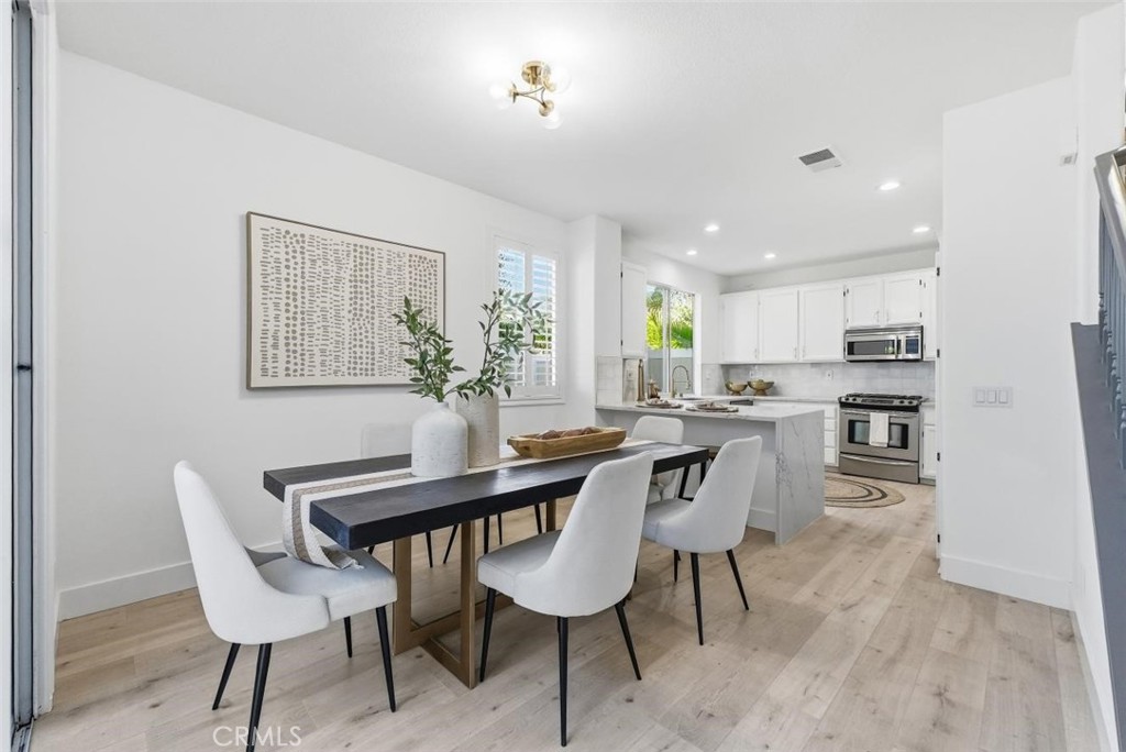 Residential for sale at 29 Hulsea, Aliso Viejo CA featuring 3 beds and 3 baths