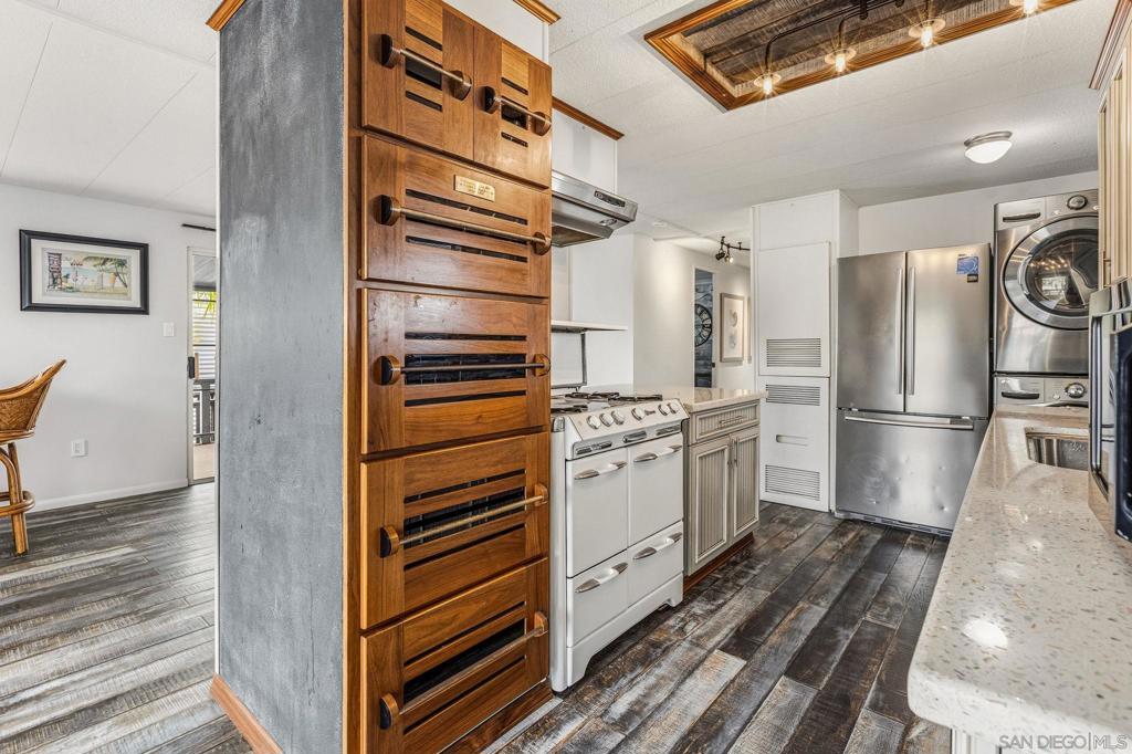 Manufactured In Park for sale at 6550 Ponto Dr 110, Carlsbad CA featuring 2 beds and 2 baths