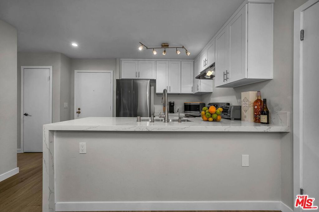 Residential for sale at 11645 Montana Avenue 107, Los Angeles CA featuring 1 bed and 1 bath