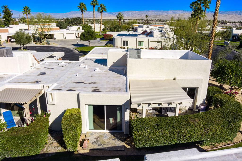 Residential Lease for rent at 6071 Hazeltine Plaza, Palm Springs CA featuring 2 beds and 2 baths