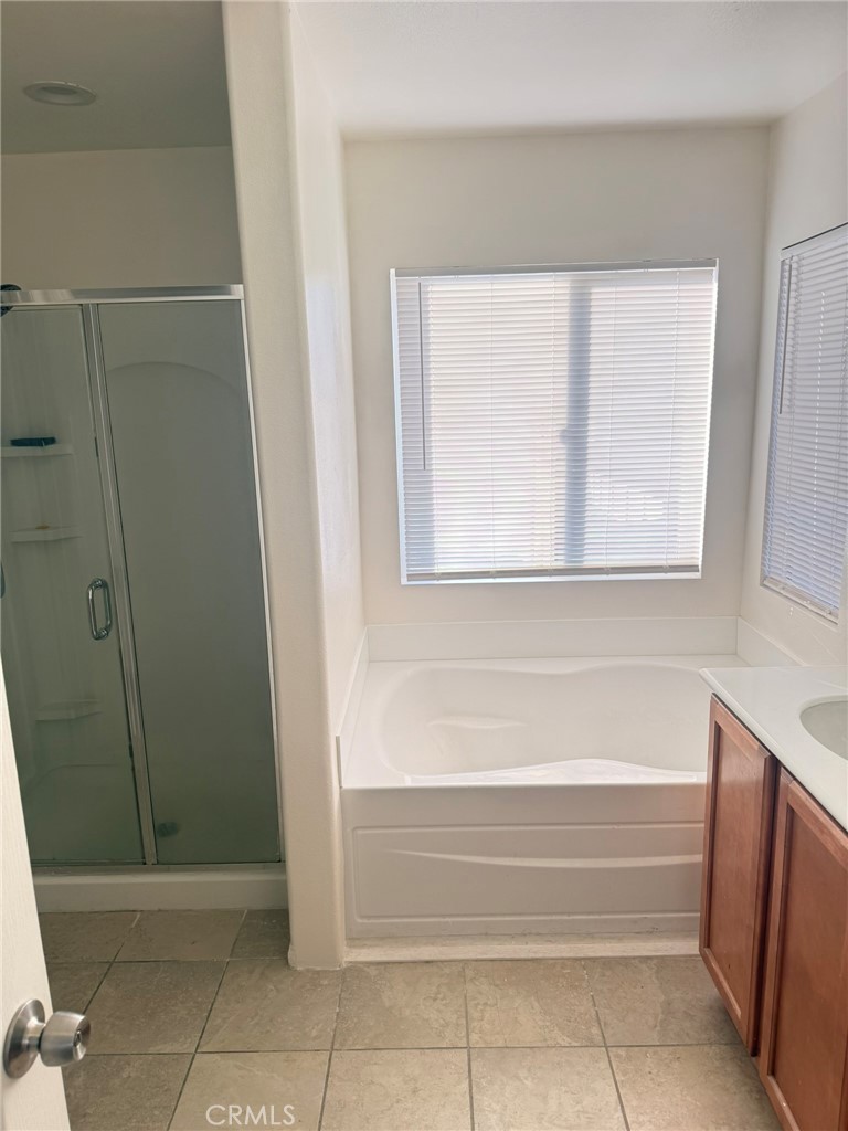 Residential Lease for rent at 15866 Barrel Cactus, Victorville CA featuring 4 beds and 3 baths