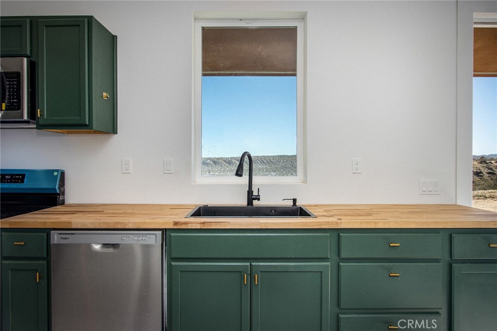 Residential for sale at 811 Tahoe Lane, Yucca Valley CA featuring 12 beds and 8 baths