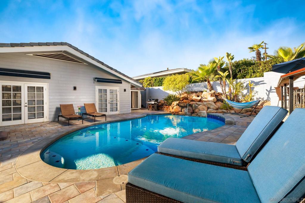 Residential Lease for rent at 4260 Eastridge Dr, La Mesa CA featuring 5 beds and 4 baths