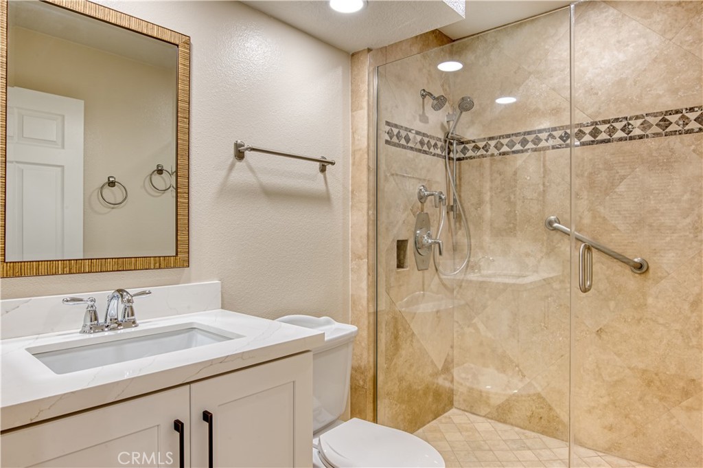 Residential Lease for rent at 28491 Borgona, Mission Viejo CA featuring 2 beds and 3 baths