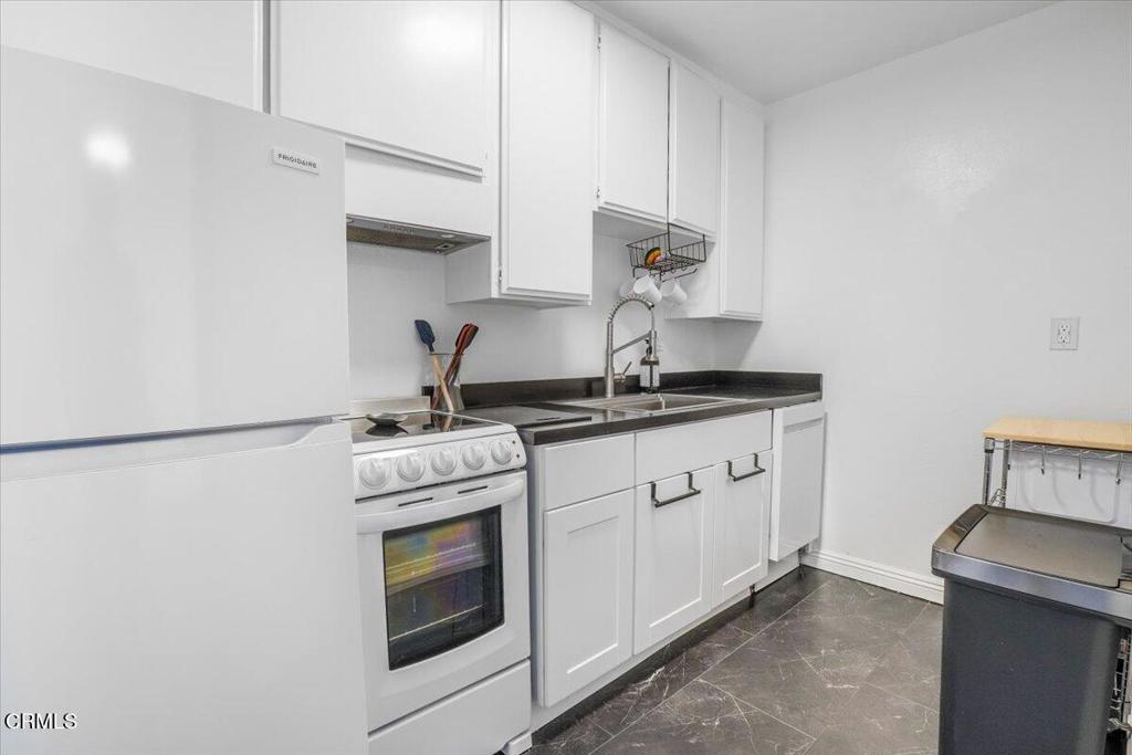 Residential for sale at 11645 Montana Avenue 126, Los Angeles CA featuring 1 bed and 1 bath