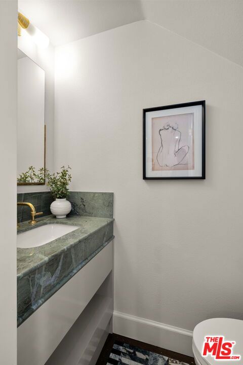Residential for sale at 202 San Vicente Boulevard 6, Santa Monica CA featuring 3 beds and 3 baths
