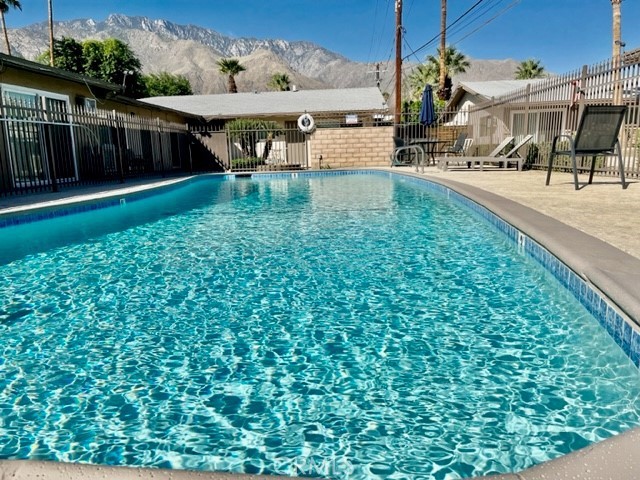 Residential Lease for rent at 686 E Cottonwood 7, Palm Springs CA featuring 2 beds and 1 bath