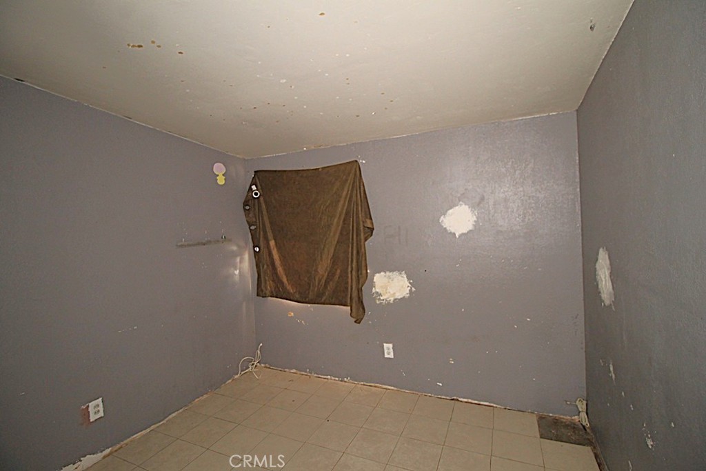 Residential for sale at 1429 Mesa, Barstow CA featuring 3 beds and 1 bath