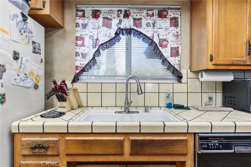 Residential for sale at 7519 Man O War Street, Bakersfield CA featuring 3 beds and 2 baths