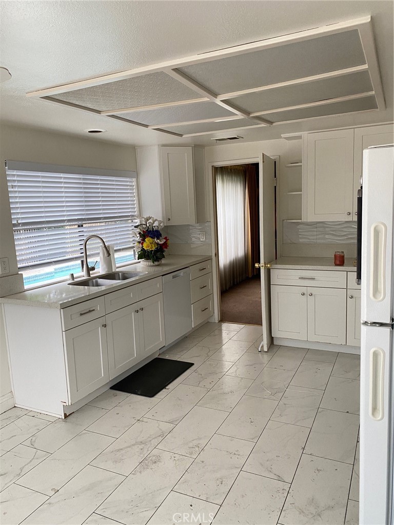 Residential Lease for rent at 3177 Hawkwood, Diamond Bar CA featuring 7 beds and 3 baths