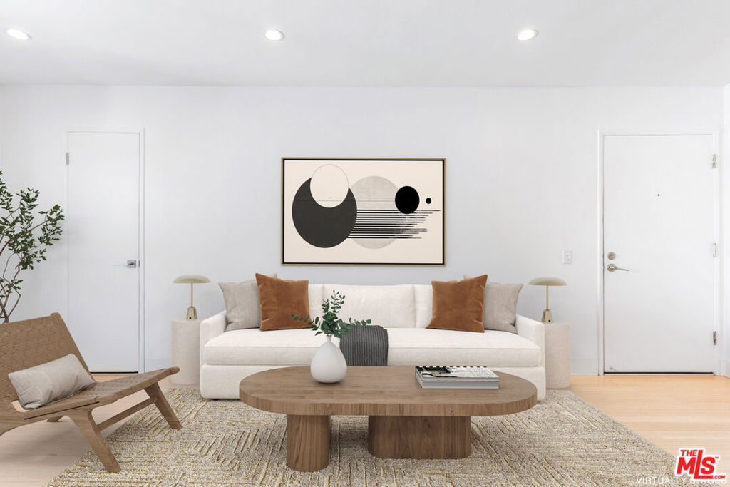 Active for sale at Los Angeles, CA, Los Angeles, CA CA and 1 bath