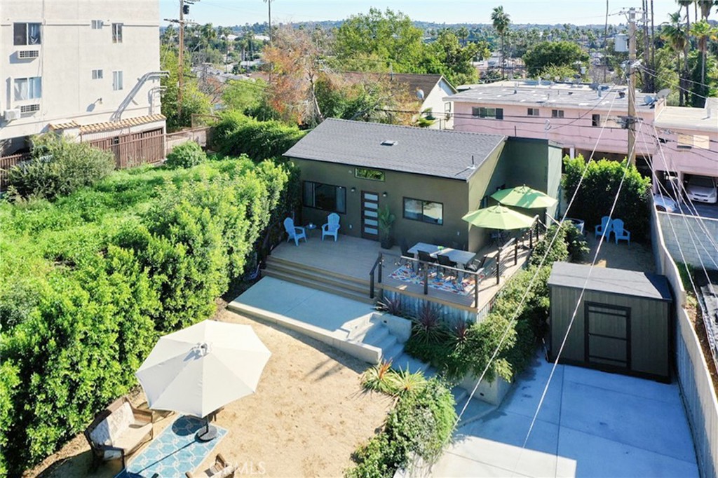 Residential for sale at 5160 Oakland, Los Angeles CA featuring 2 beds and 2 baths