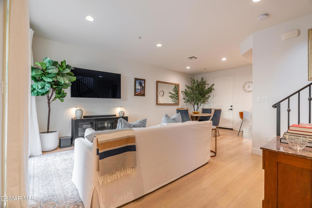 Residential for sale at 1176 Vista Canyon Lane 21, Newbury Park CA featuring 3 beds and 3 baths