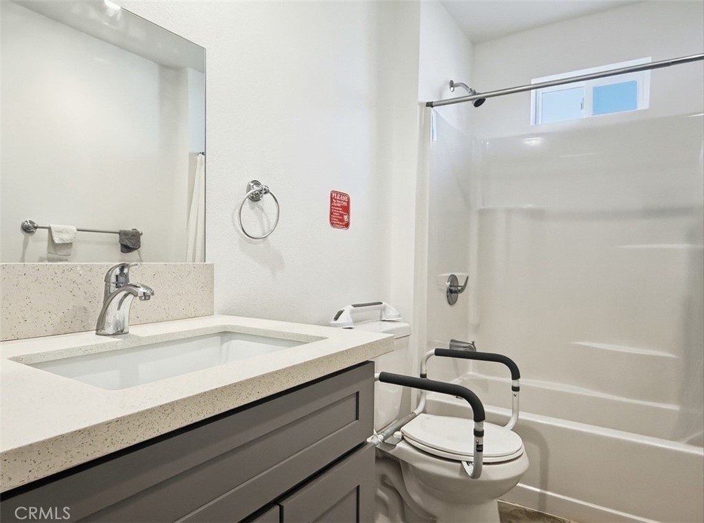 Residential Lease for rent at 13244 El Cajon Dr, Desert Hot Springs CA featuring 5 beds and 2 baths