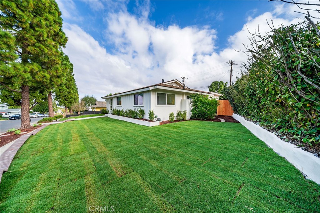 Residential for sale at 27538 Longhill, Rancho Palos Verdes CA featuring 4 beds and 2 baths